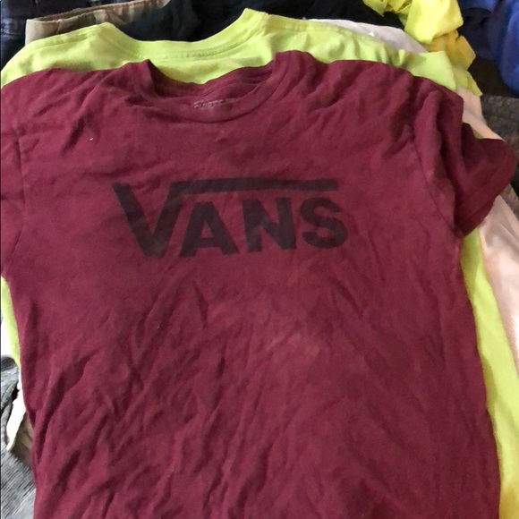 Lots of clothes like page to see more - Picture 2 of 3